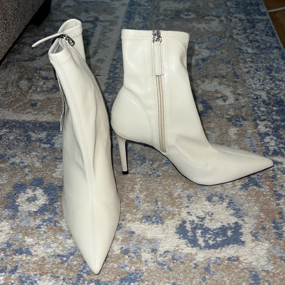 Ecru heels, 4”